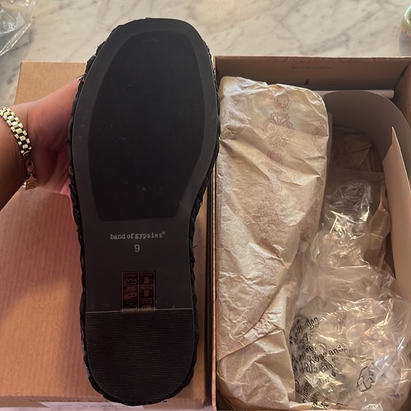 Band of Gypsies Hula Fringed Raffia Slide on platform Sandals - Picture 3 of 5